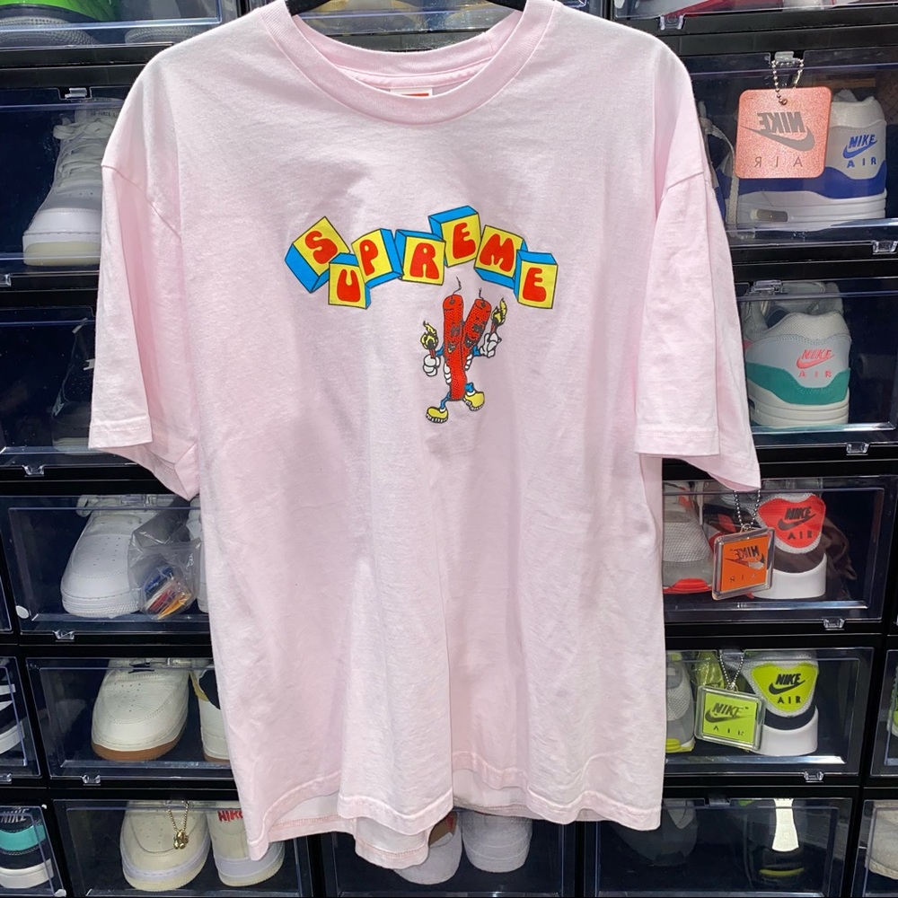 LIKE NEW SUPREME DYNAMITE TEE SS19 2019 XL - LIGHT PINK - TNT FIREWORKS